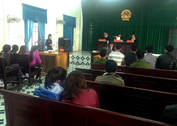 Viện kiểm sát và Tòa án nhân dân huyện Lệ Thủy phối hợp tổ chức có hiệu quả phiên tòa rút kinh nghiệm.