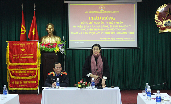 Đồng chí Nguyễn Thị Thủy Khiêm - Phó Viện trưởng VKSND tối cao thăm và làm việc với VKSND tỉnh Quảng Bình