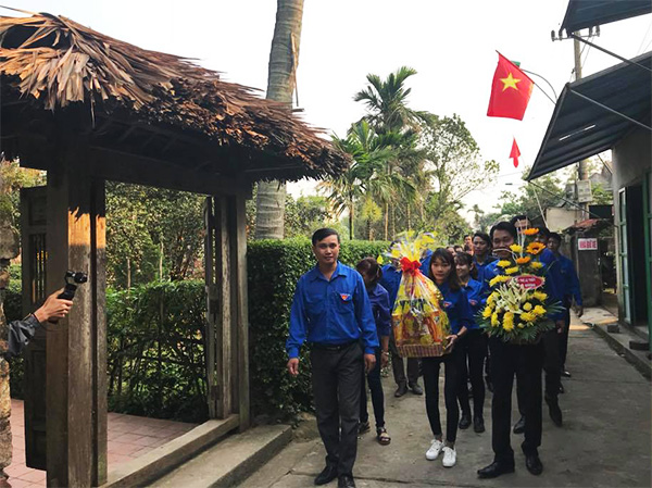 Chi đoàn Viện kiểm sát nhân dân huyện Lệ Thủy tham gia Lễ hội Di tích lịch sử Chùa Hoằng Phúc